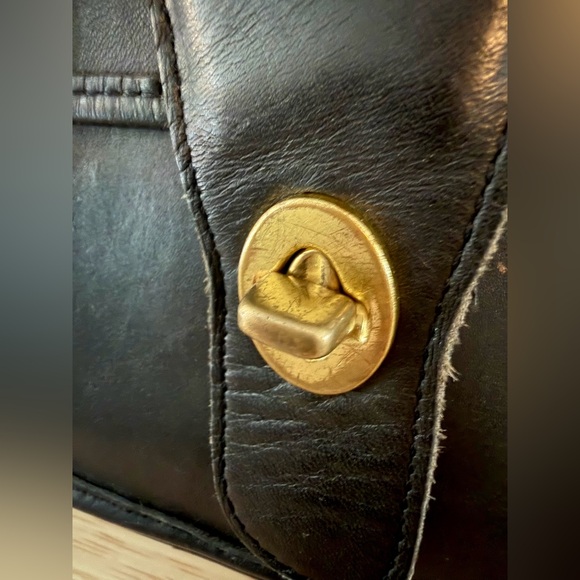 COACH Vintage Station Bag Black Glove Tanned Leather. - Picture 9 of 14